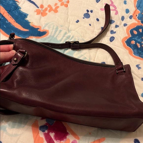 Parker Thatch Lily Crossbody - Heritage "Broken-In" Leather Oxblood Burgundy - Picture 8 of 9